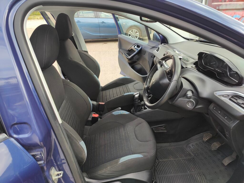 2015 PEUGEOT 208 1.2 VTI ALLURE
