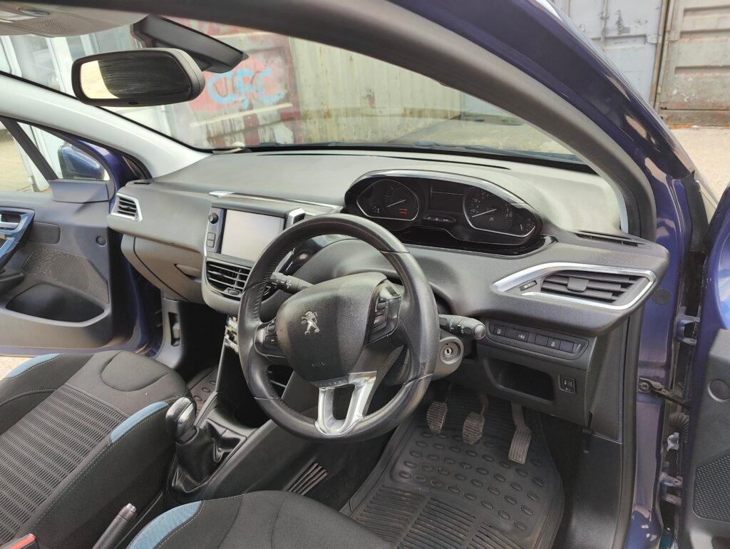 2015 PEUGEOT 208 1.2 VTI ALLURE