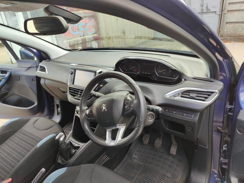 2015 PEUGEOT 208 1.2 VTI ALLURE✅