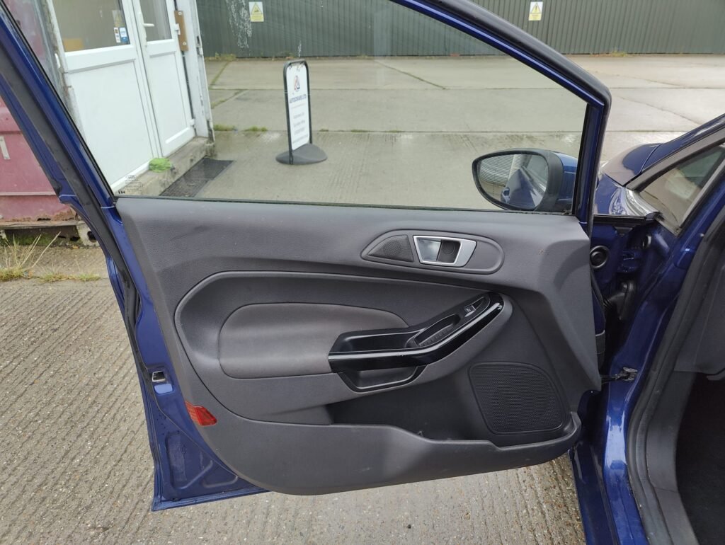 2015 FORD FIESTA 1.0 EcoBoost Titanium 5dr