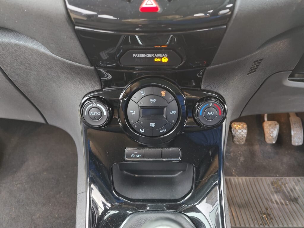 2015 FORD FIESTA 1.0 EcoBoost Titanium 5dr