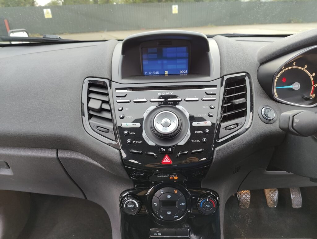 2015 FORD FIESTA 1.0 EcoBoost Titanium 5dr