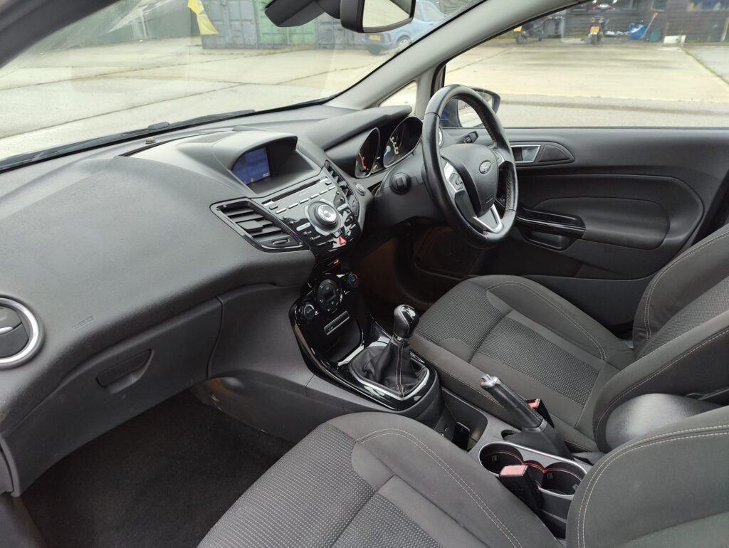 2015 FORD FIESTA 1.0 EcoBoost Titanium 5dr