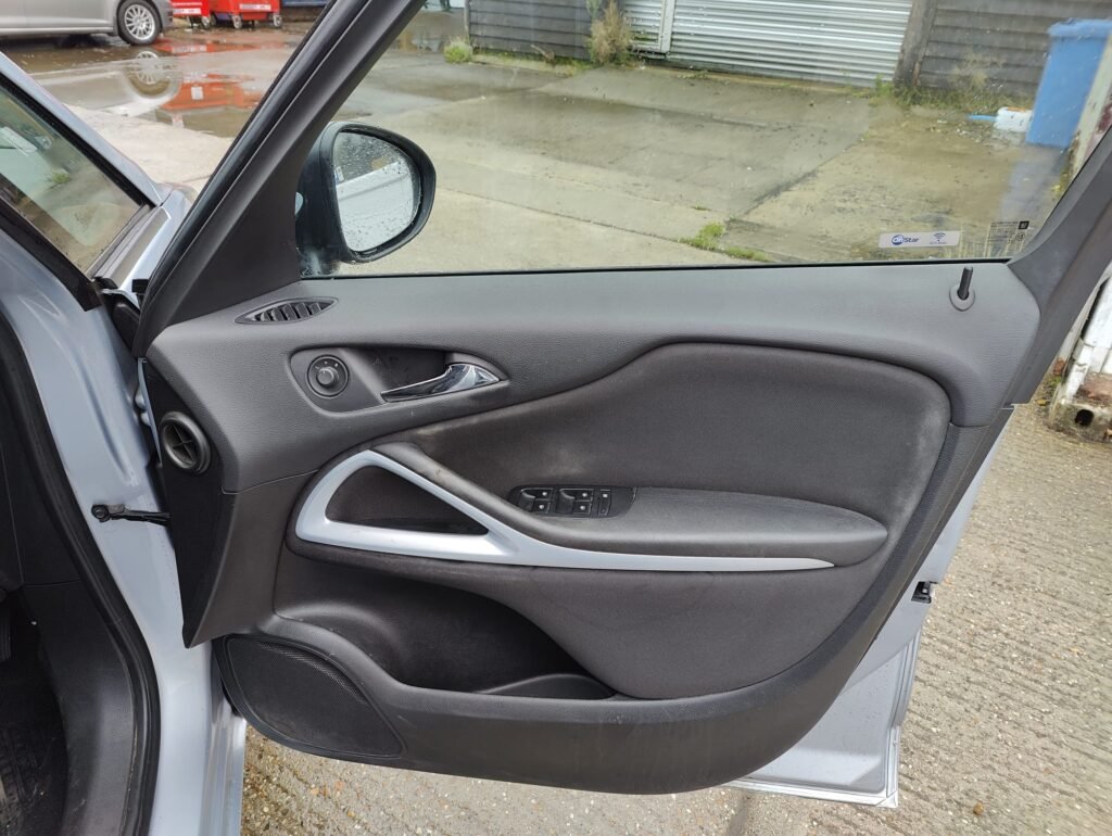 2017 VAUXHALL ZAFIRA TOURER 1.4T Design 5dr