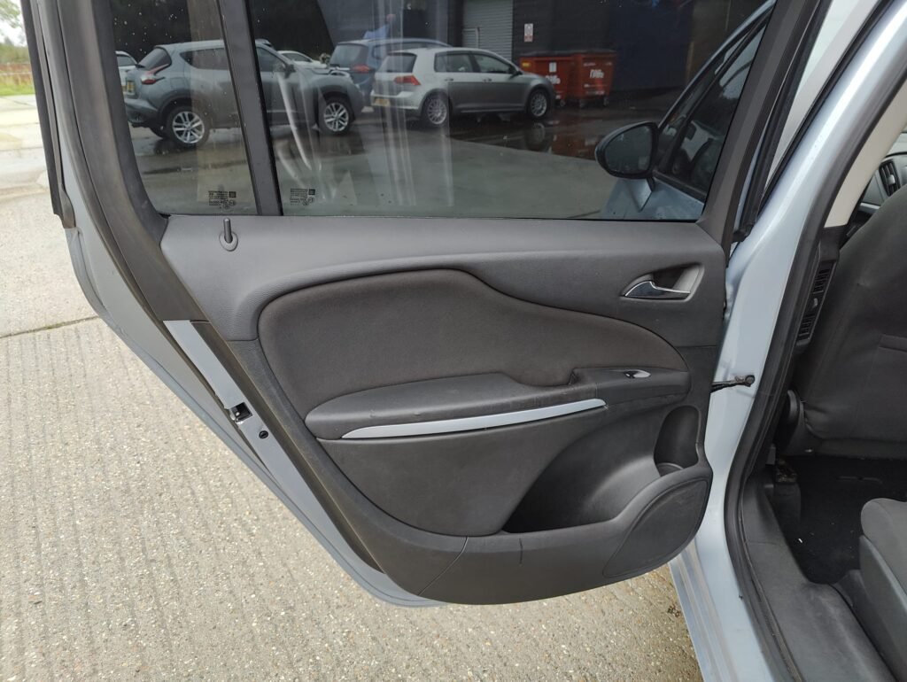 2017 VAUXHALL ZAFIRA TOURER 1.4T Design 5dr