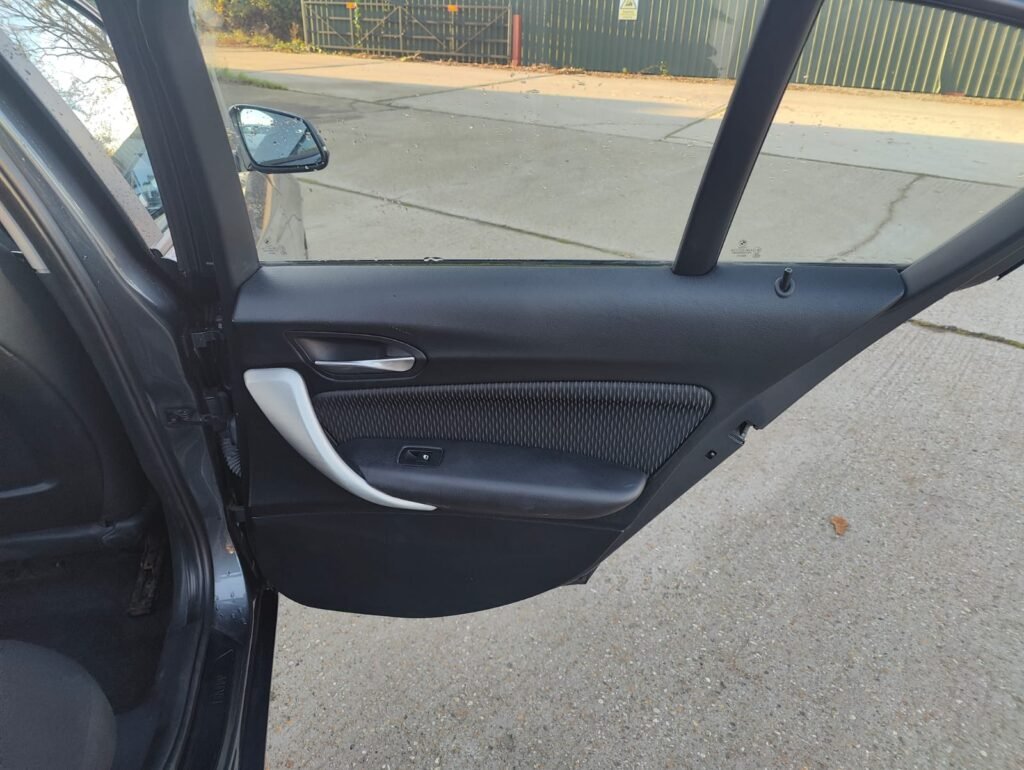 2013 BMW 1 SERIES 116i SE 5dr