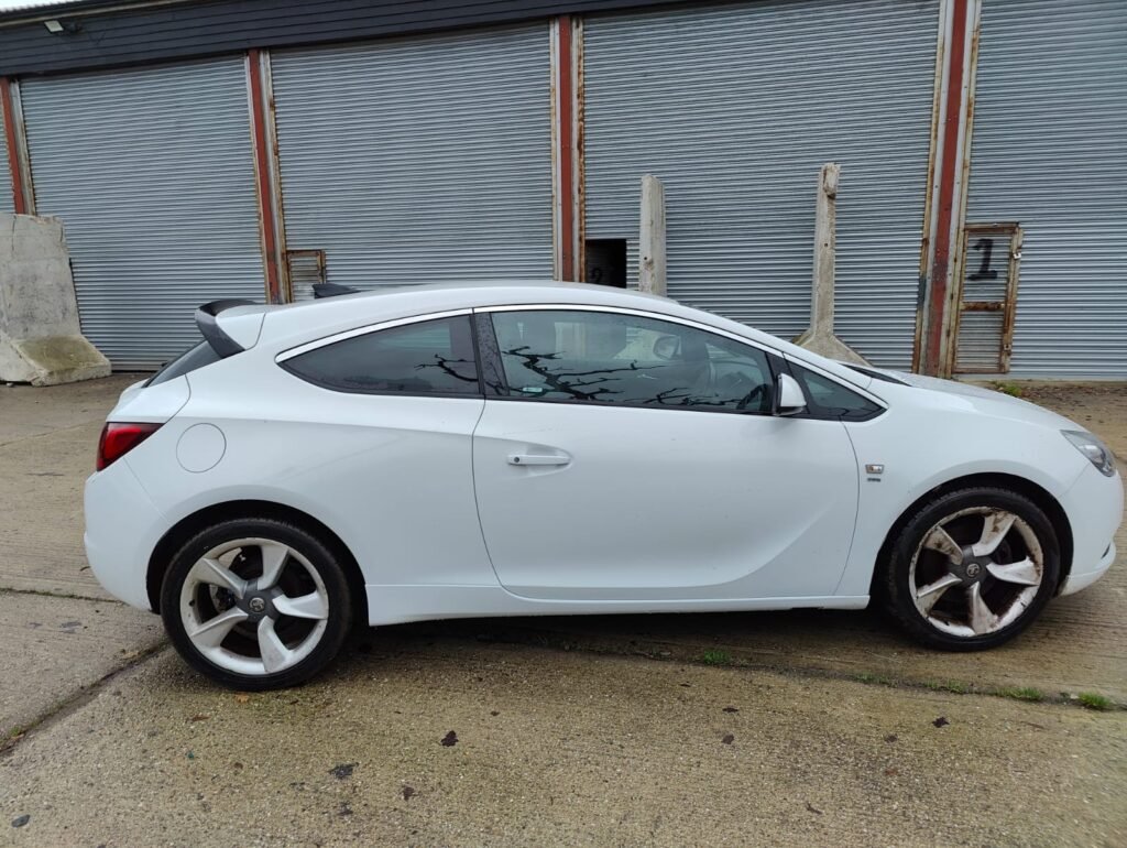 2016 VAUXHALL GTC 1.4T 16V 140 SRi 3dr