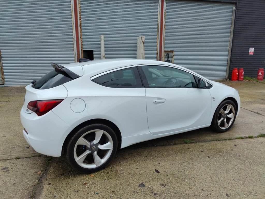 2016 VAUXHALL GTC 1.4T 16V 140 SRi 3dr