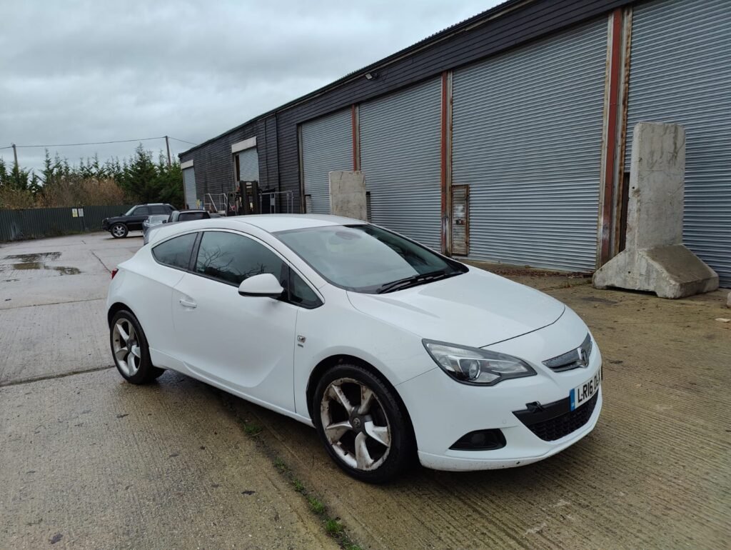 2016 VAUXHALL GTC 1.4T 16V 140 SRi 3dr