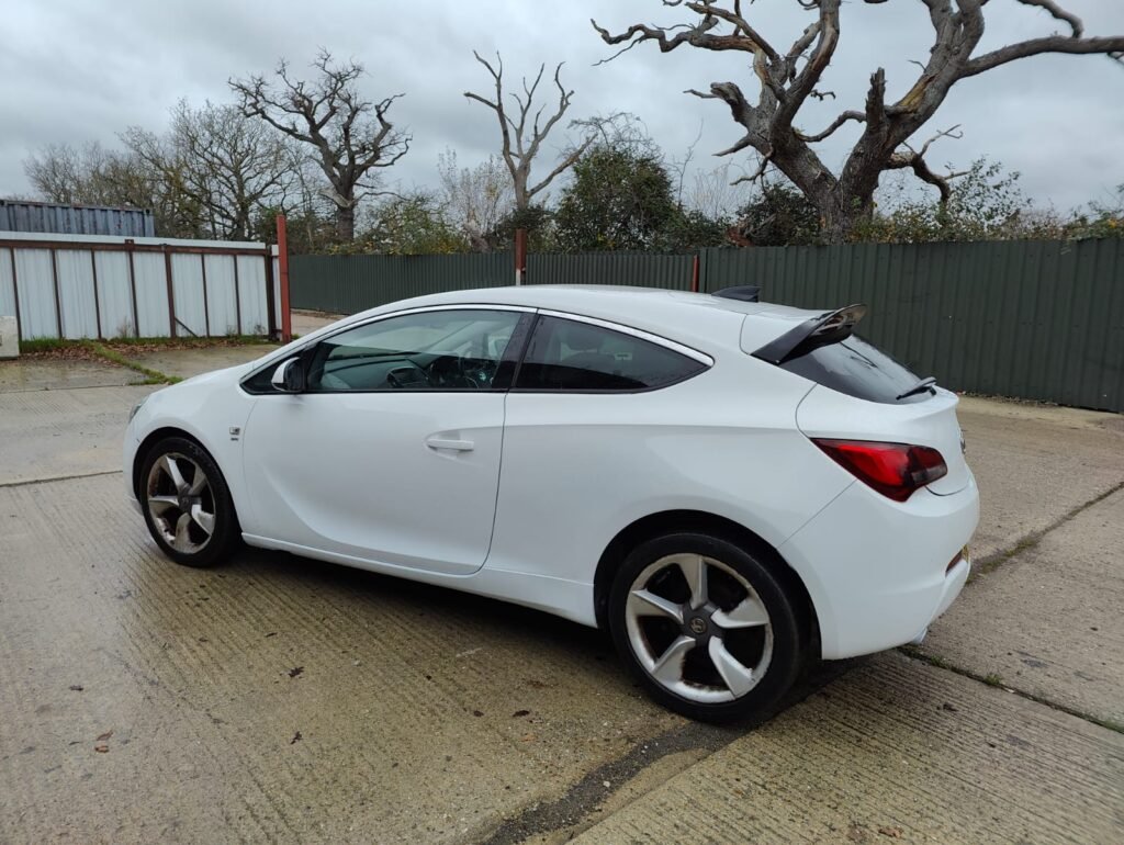 2016 VAUXHALL GTC 1.4T 16V 140 SRi 3dr