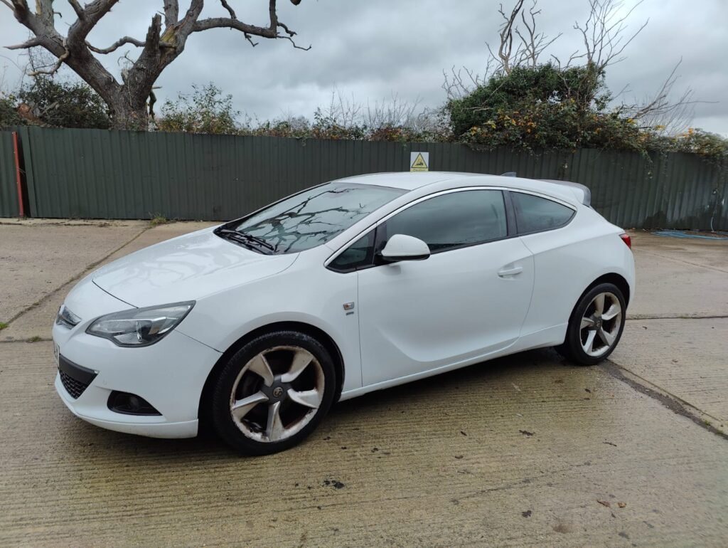 2016 VAUXHALL GTC 1.4T 16V 140 SRi 3dr