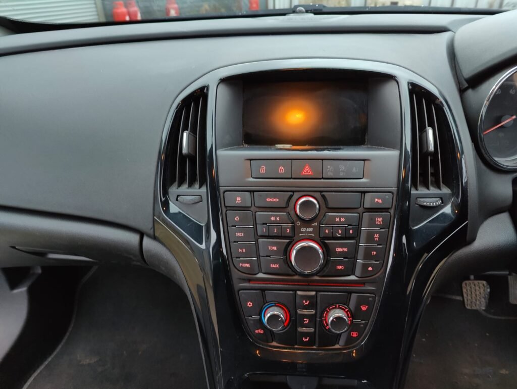 2016 VAUXHALL GTC 1.4T 16V 140 SRi 3dr