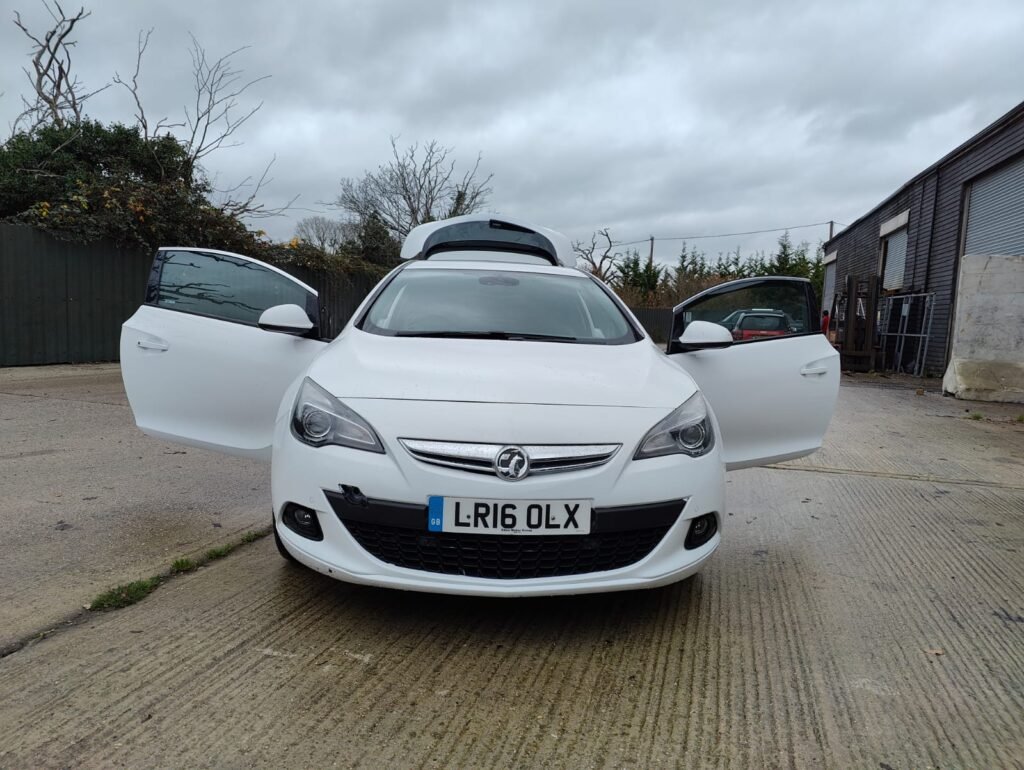 2016 VAUXHALL GTC 1.4T 16V 140 SRi 3dr