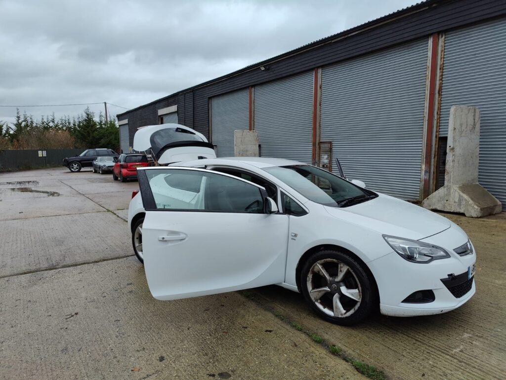 2016 VAUXHALL GTC 1.4T 16V 140 SRi 3dr