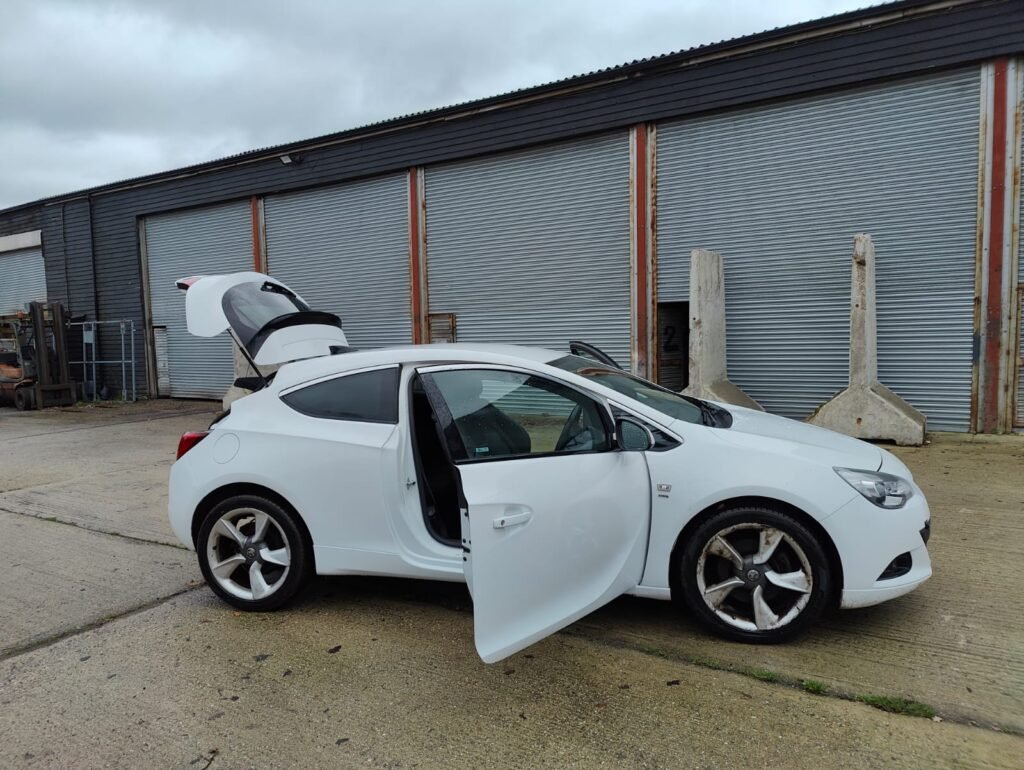 2016 VAUXHALL GTC 1.4T 16V 140 SRi 3dr