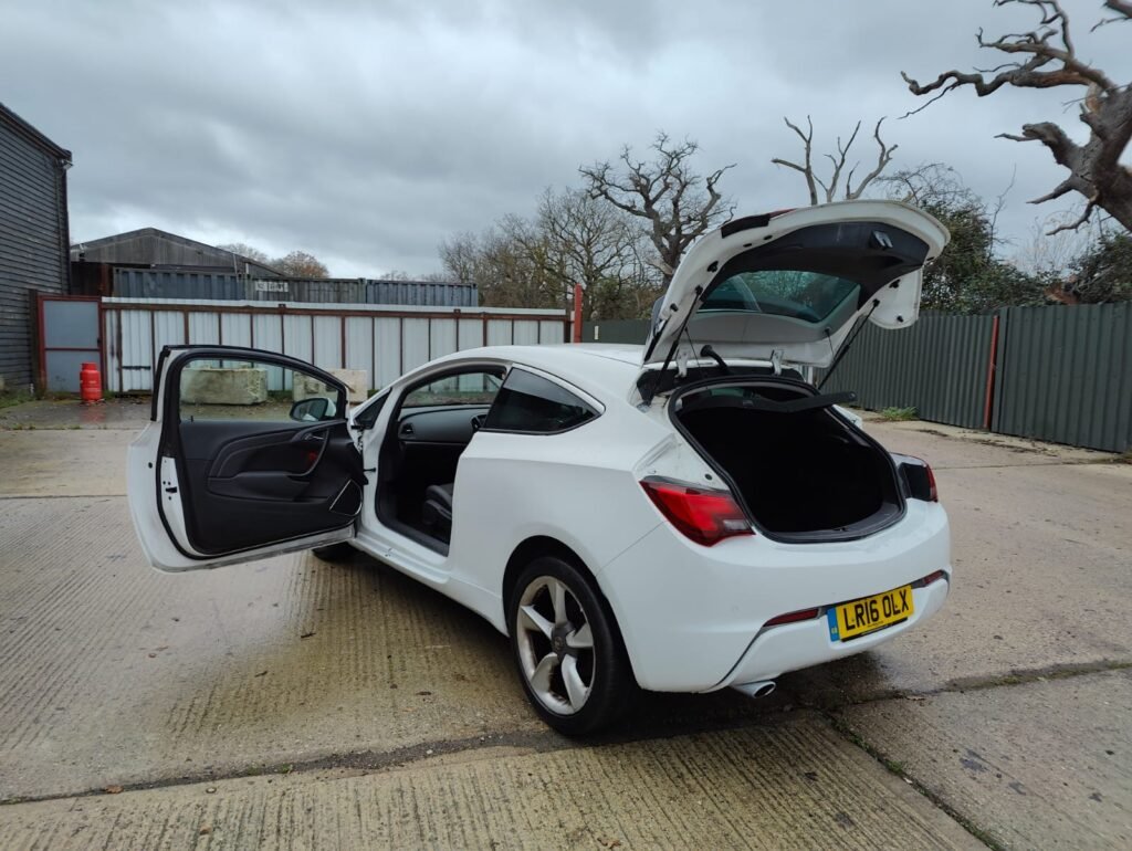 2016 VAUXHALL GTC 1.4T 16V 140 SRi 3dr