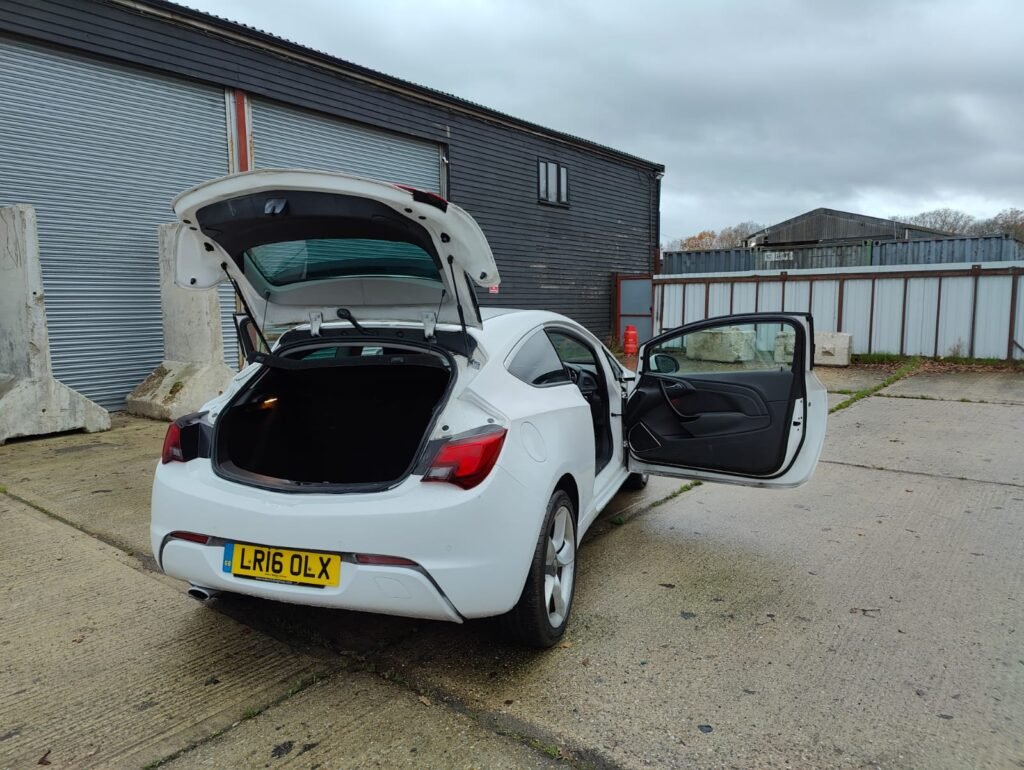 2016 VAUXHALL GTC 1.4T 16V 140 SRi 3dr