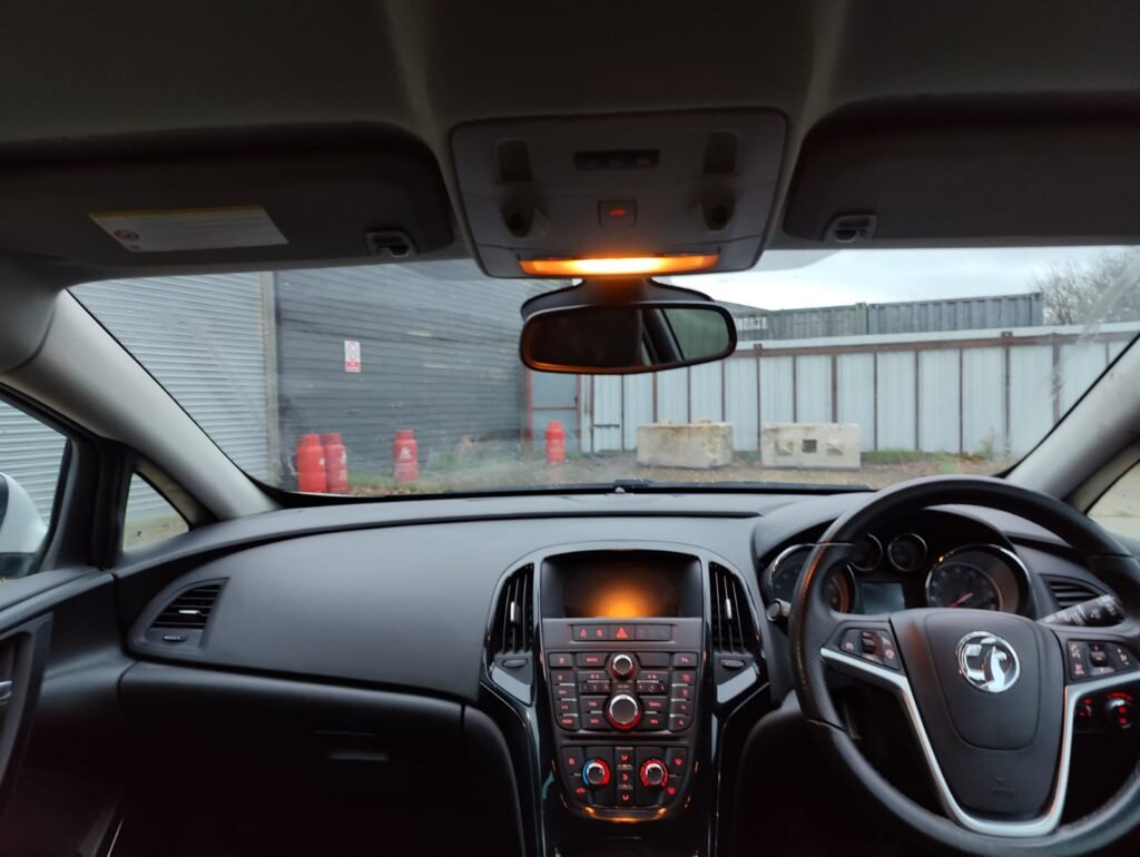 2016 VAUXHALL GTC 1.4T 16V 140 SRi 3dr