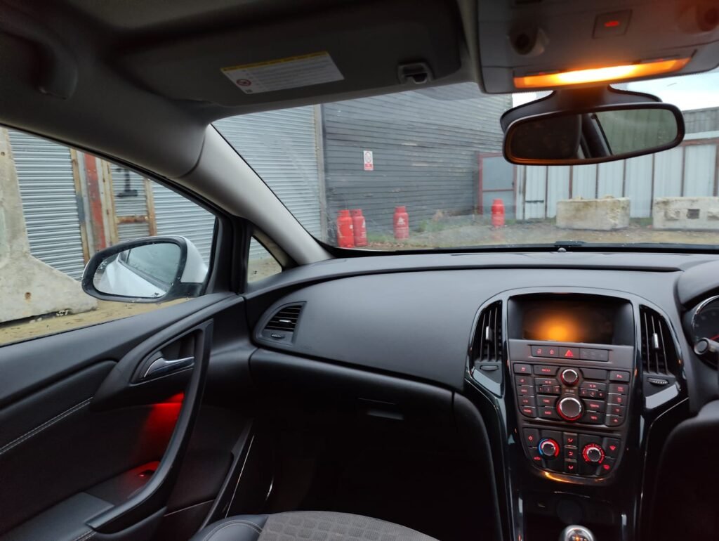 2016 VAUXHALL GTC 1.4T 16V 140 SRi 3dr