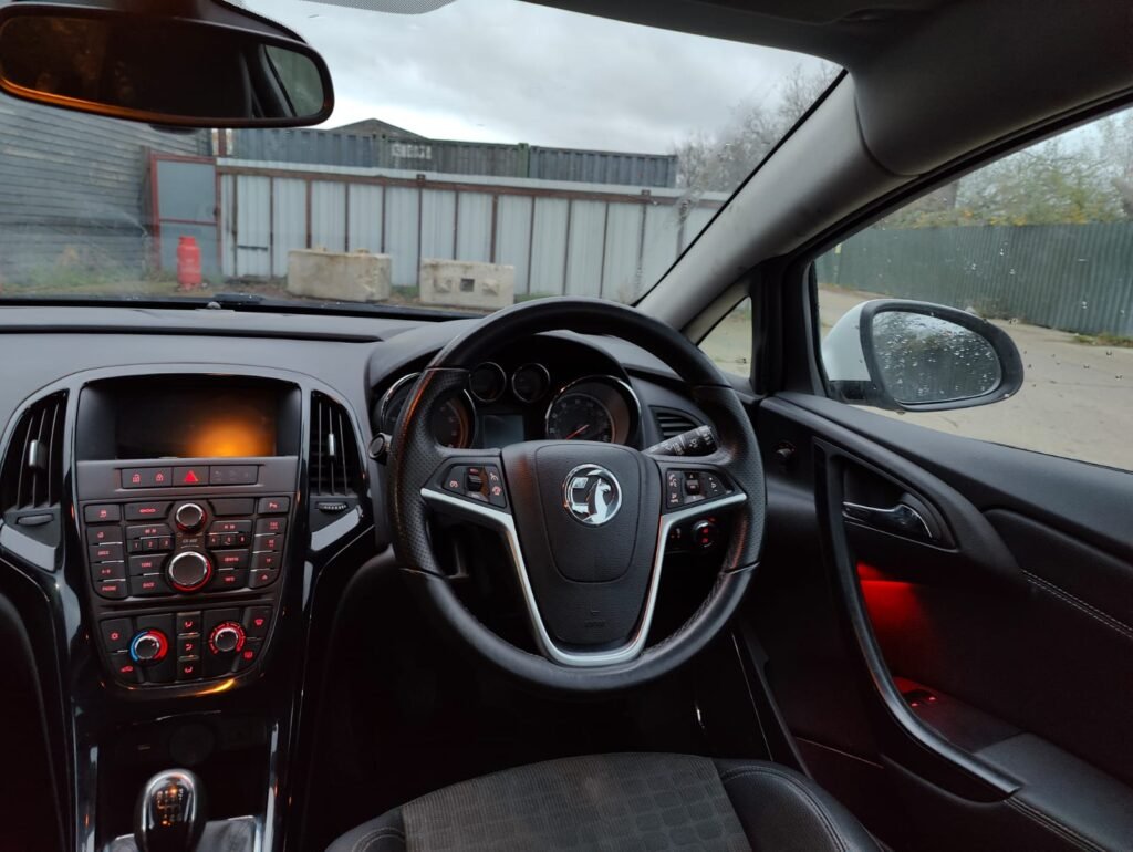 2016 VAUXHALL GTC 1.4T 16V 140 SRi 3dr