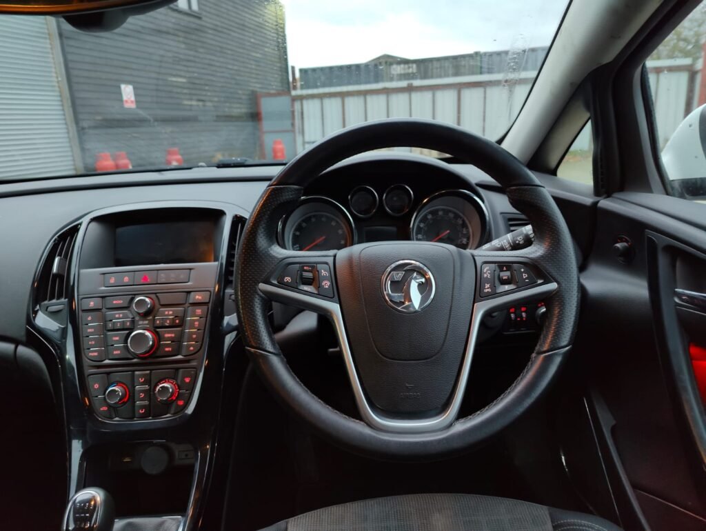 2016 VAUXHALL GTC 1.4T 16V 140 SRi 3dr