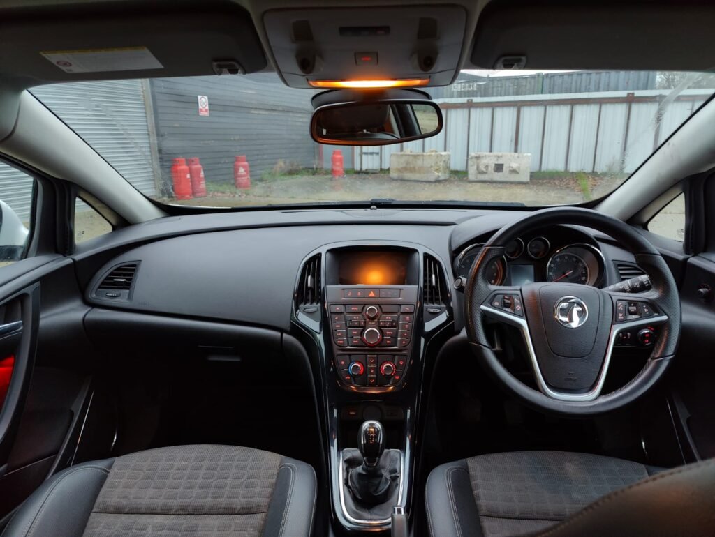 2016 VAUXHALL GTC 1.4T 16V 140 SRi 3dr