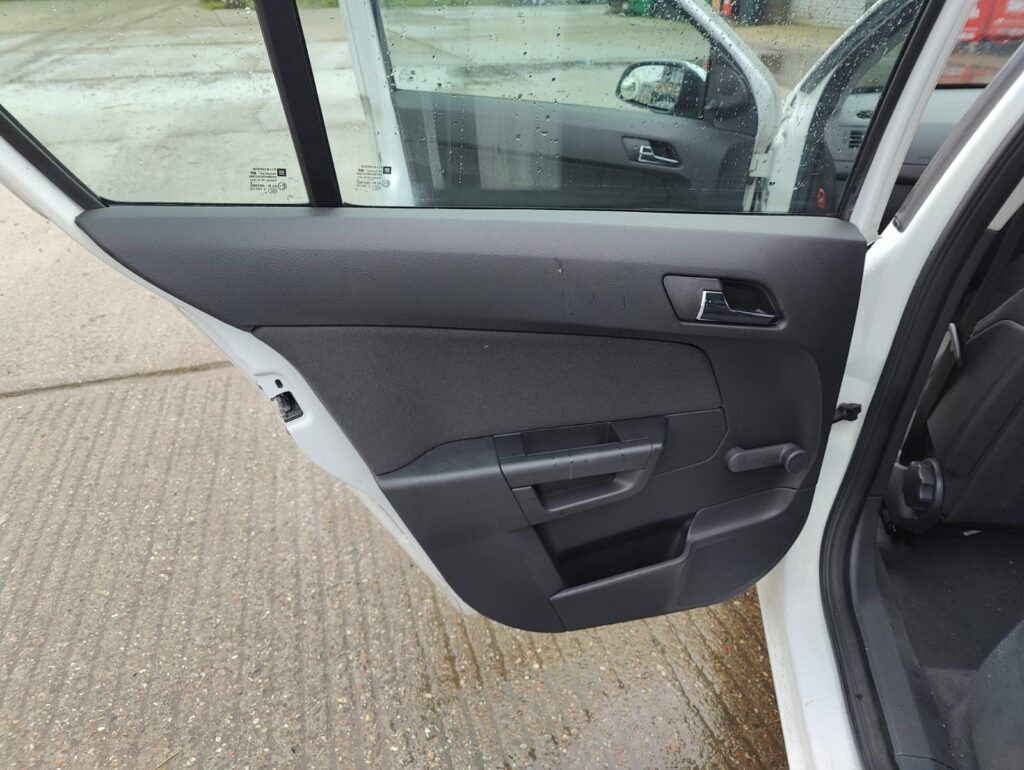 2009 VAUXHALL ASTRA 1.6i 16V Life [115] 5dr Easytronic