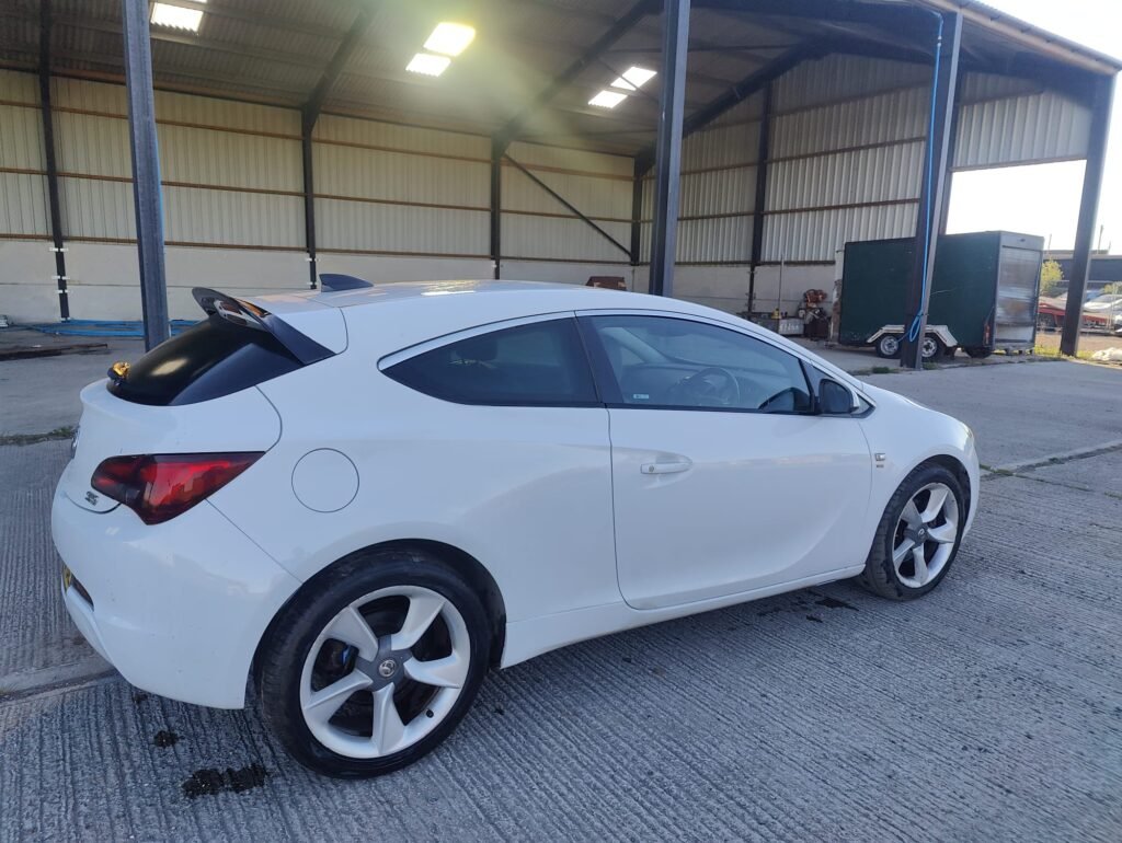 2016 VAUXHALL GTC 1.4T 16V 140 SRi 3dr