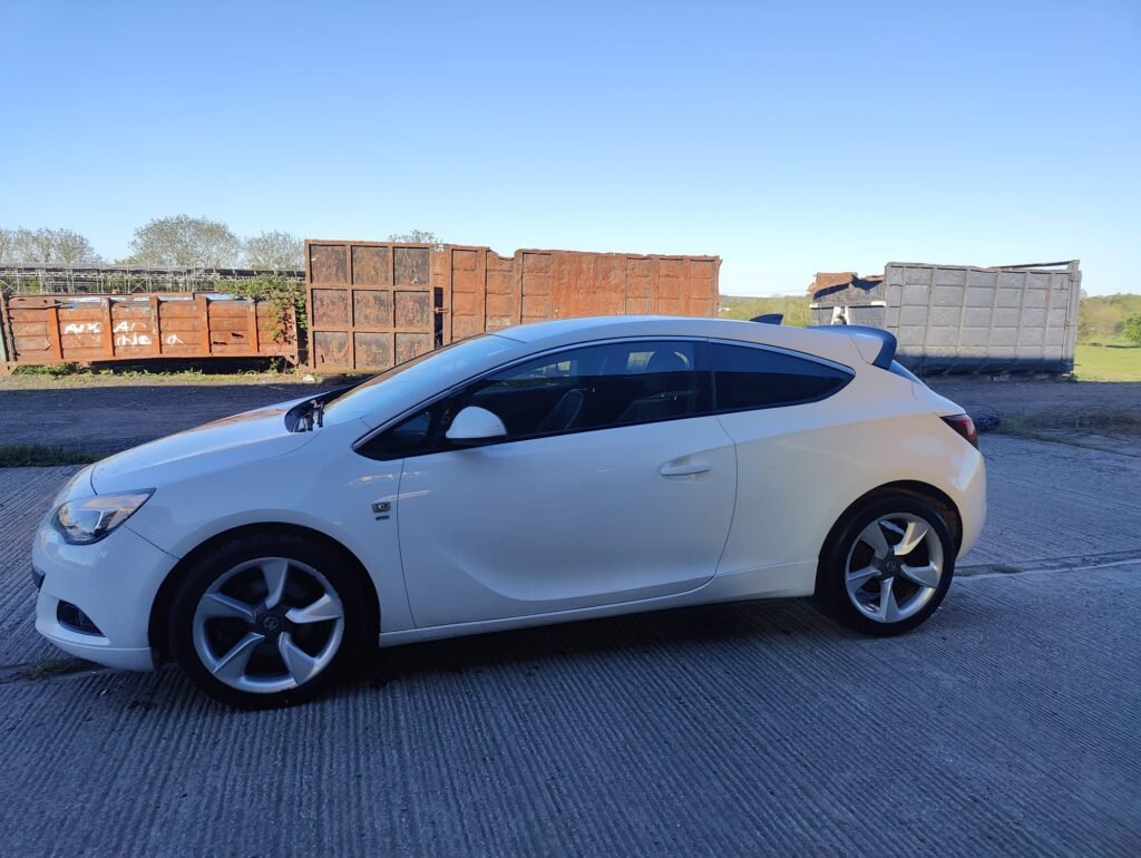2016 VAUXHALL GTC 1.4T 16V 140 SRi 3dr