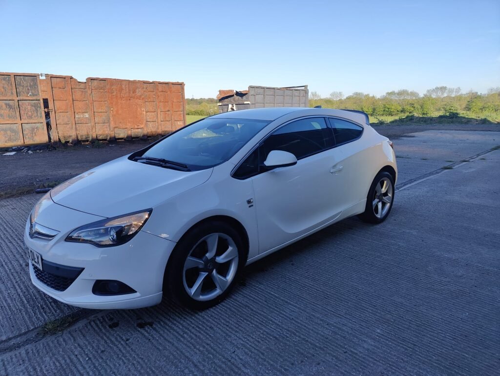 2016 VAUXHALL GTC 1.4T 16V 140 SRi 3dr