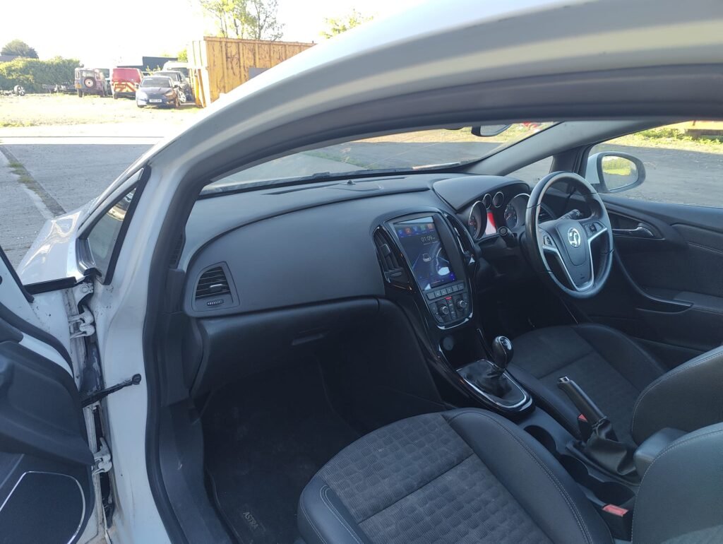 2016 VAUXHALL GTC 1.4T 16V 140 SRi 3dr