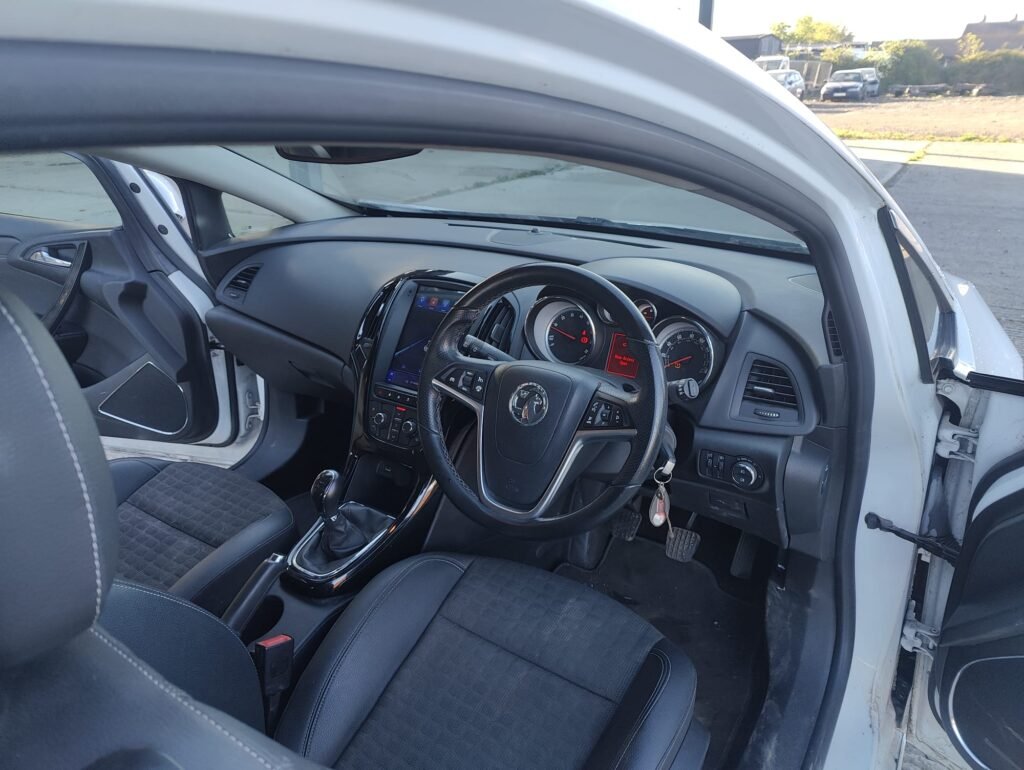 2016 VAUXHALL GTC 1.4T 16V 140 SRi 3dr