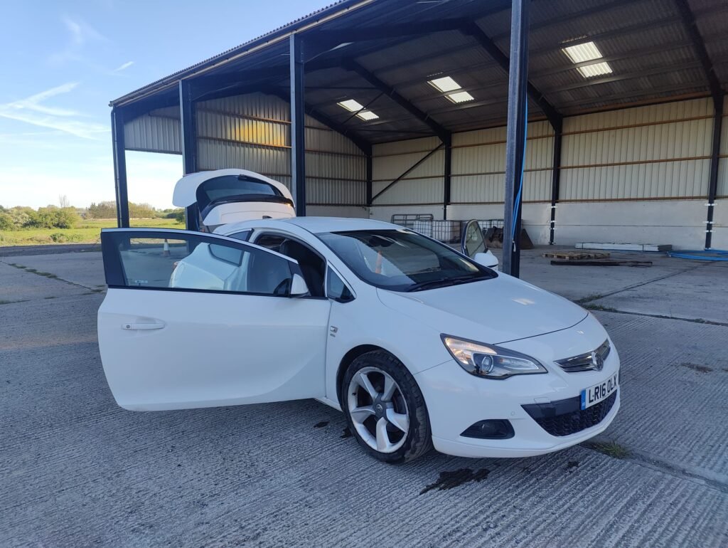 2016 VAUXHALL GTC 1.4T 16V 140 SRi 3dr