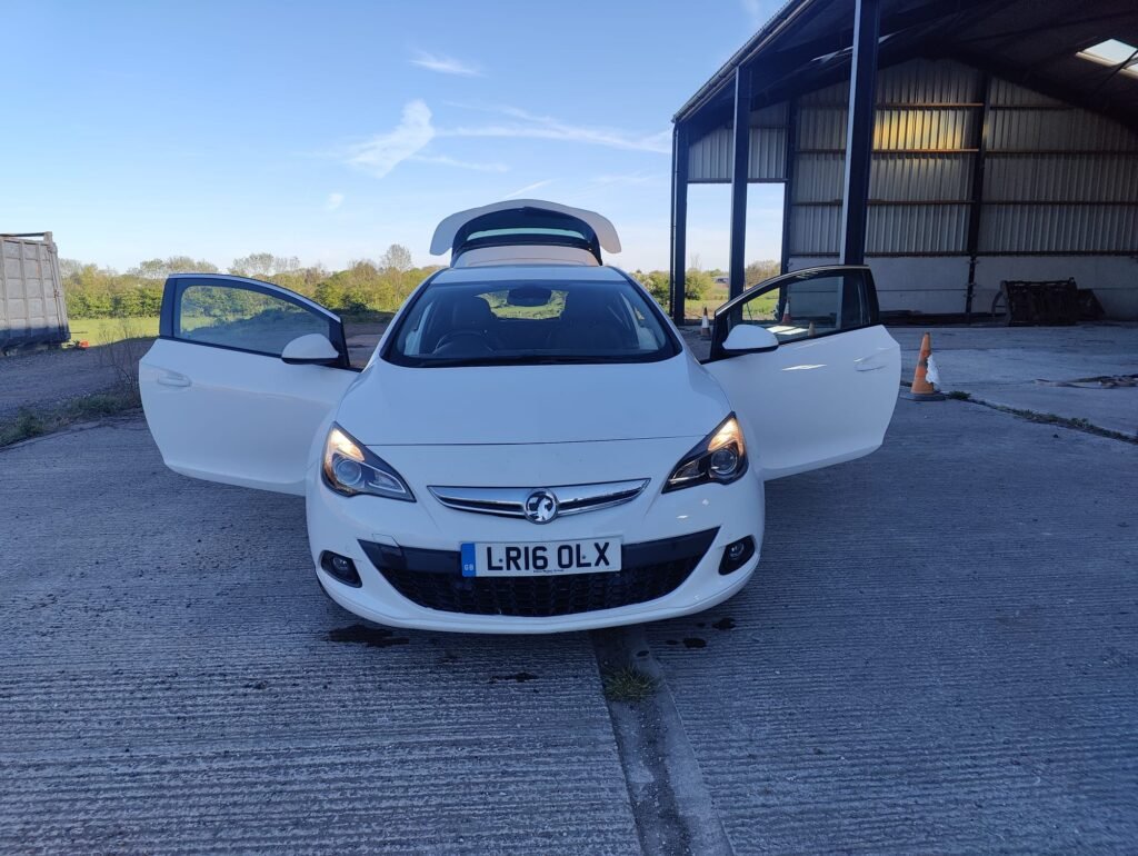 2016 VAUXHALL GTC 1.4T 16V 140 SRi 3dr