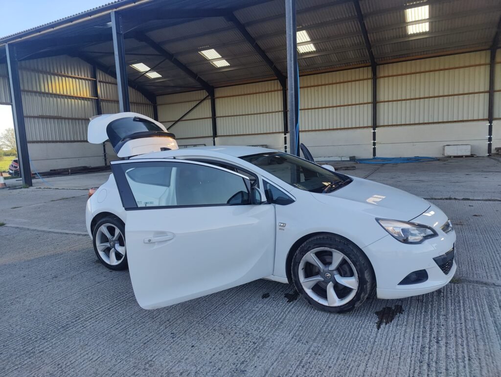 2016 VAUXHALL GTC 1.4T 16V 140 SRi 3dr