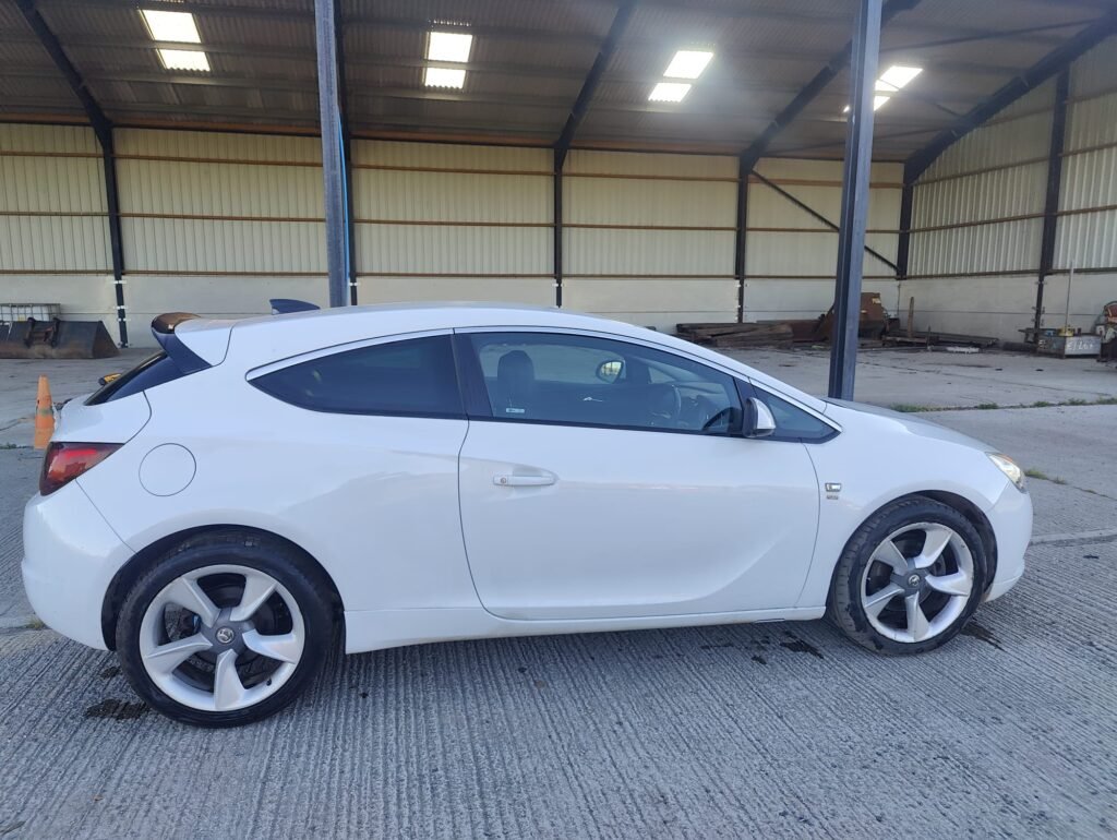 2016 VAUXHALL GTC 1.4T 16V 140 SRi 3dr
