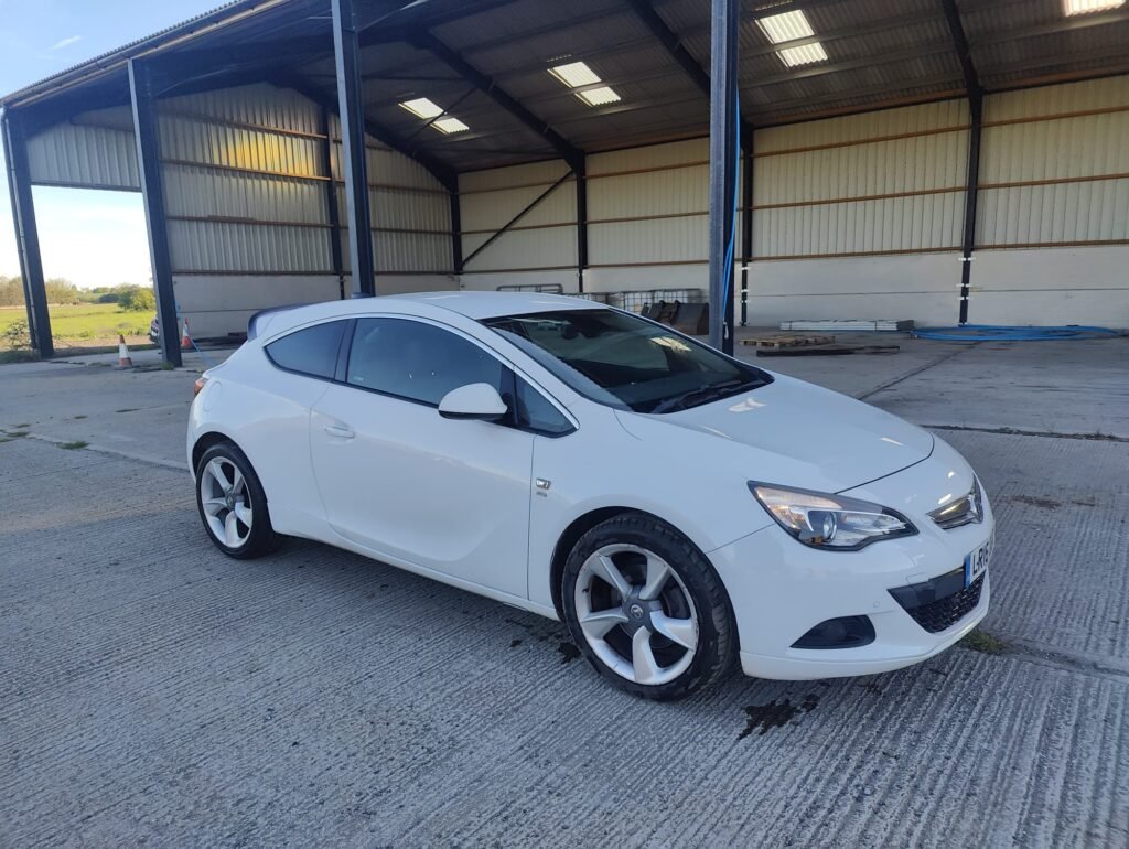 2016 VAUXHALL GTC 1.4T 16V 140 SRi 3dr
