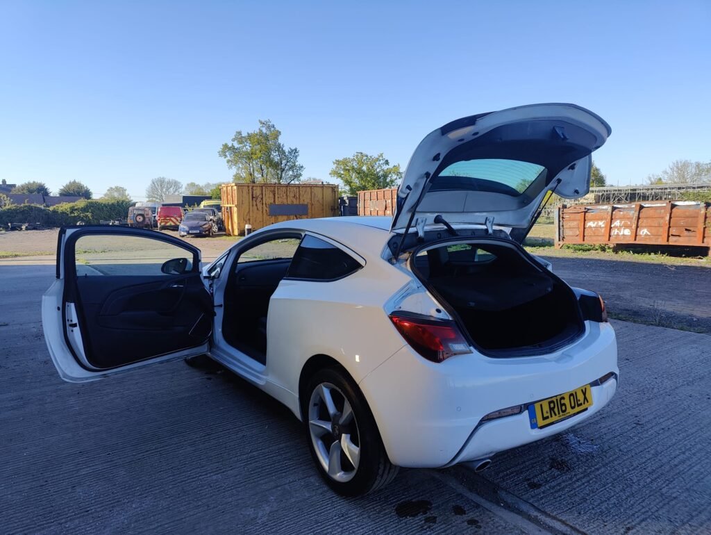 2016 VAUXHALL GTC 1.4T 16V 140 SRi 3dr