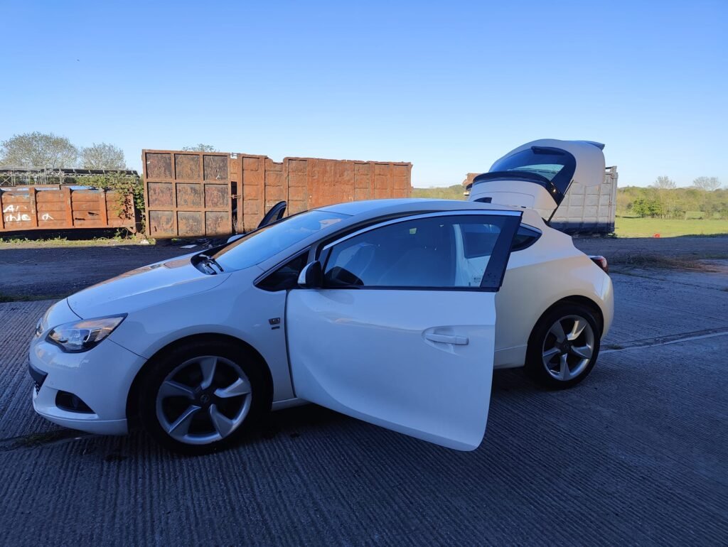 2016 VAUXHALL GTC 1.4T 16V 140 SRi 3dr