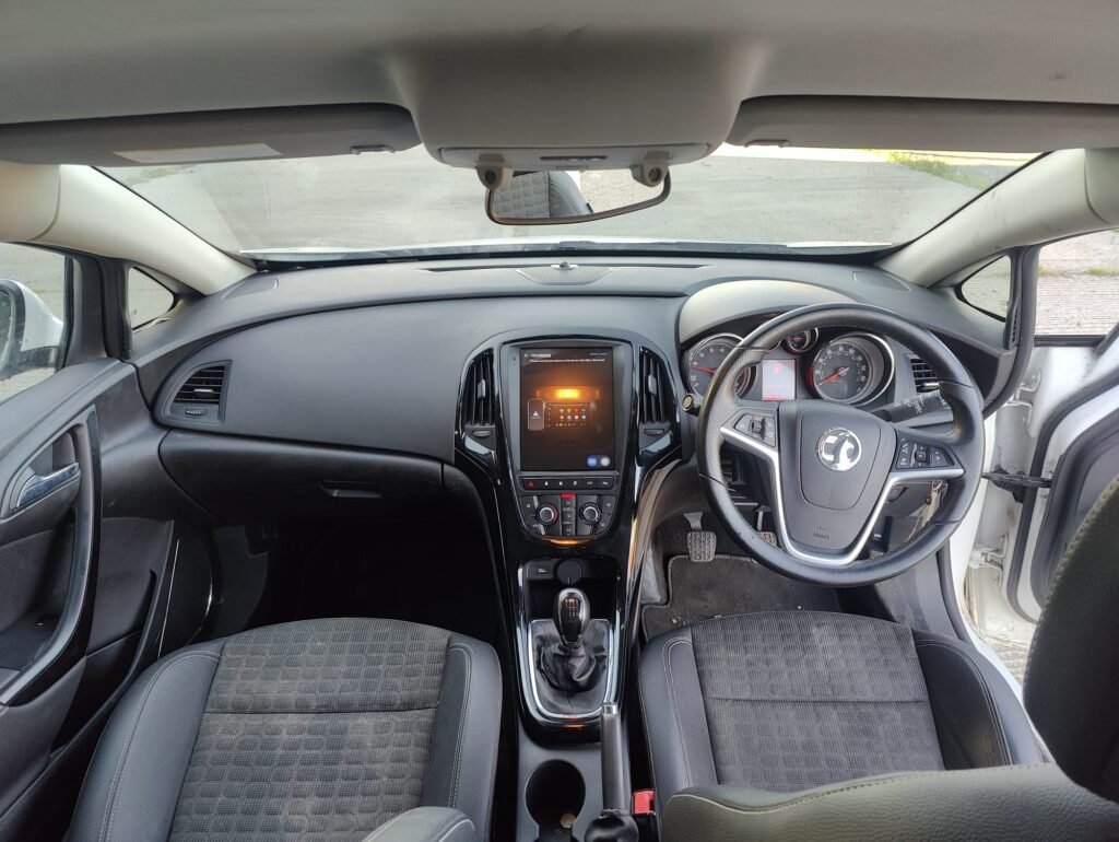 2016 VAUXHALL GTC 1.4T 16V 140 SRi 3dr