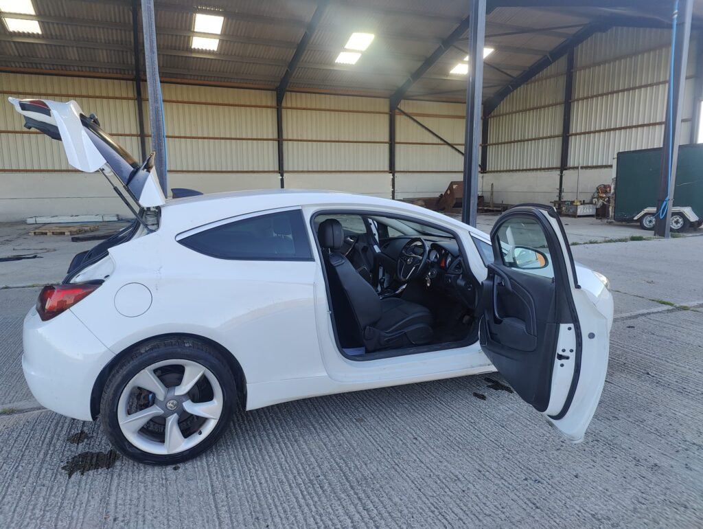 2016 VAUXHALL GTC 1.4T 16V 140 SRi 3dr