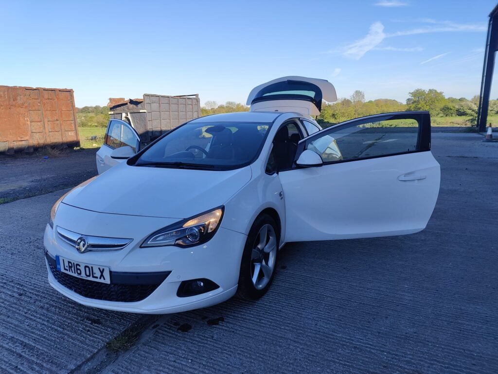 2016 VAUXHALL GTC 1.4T 16V 140 SRi 3dr