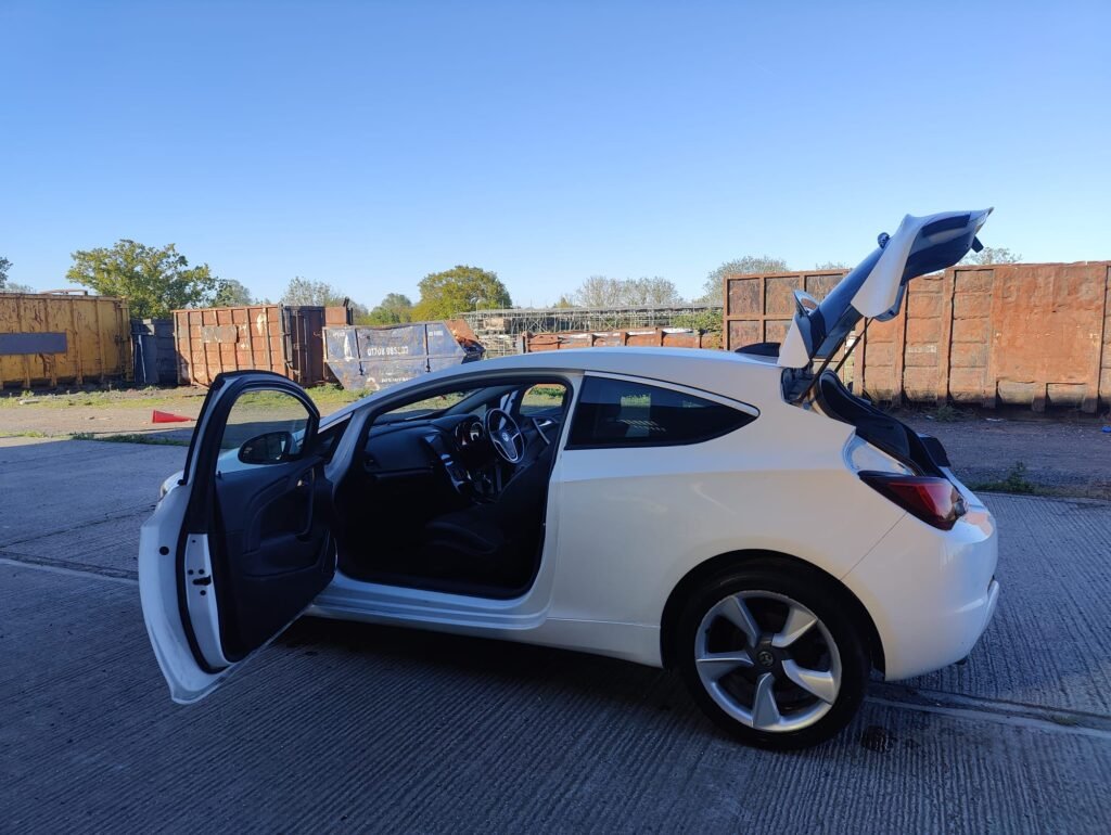 2016 VAUXHALL GTC 1.4T 16V 140 SRi 3dr