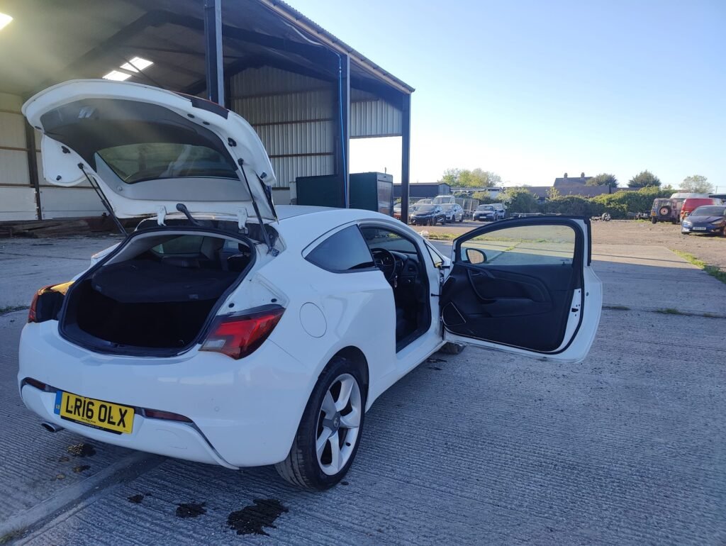 2016 VAUXHALL GTC 1.4T 16V 140 SRi 3dr