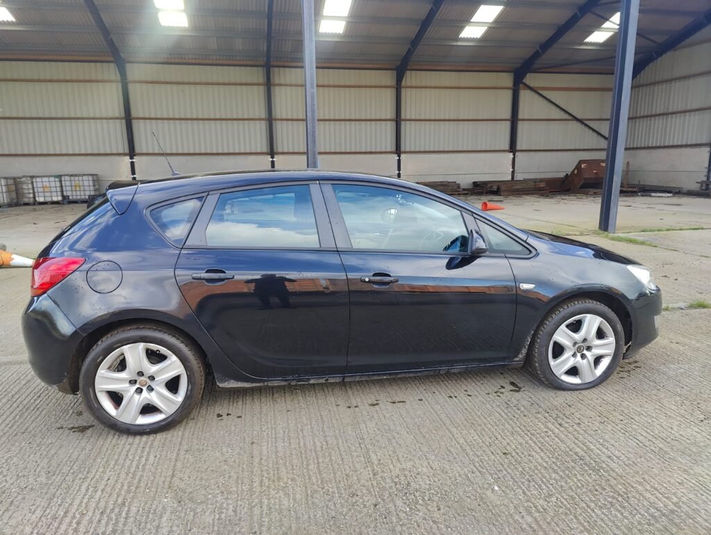 2011 VAUXHALL ASTRA 1.4i 16V Exclusiv 5dr