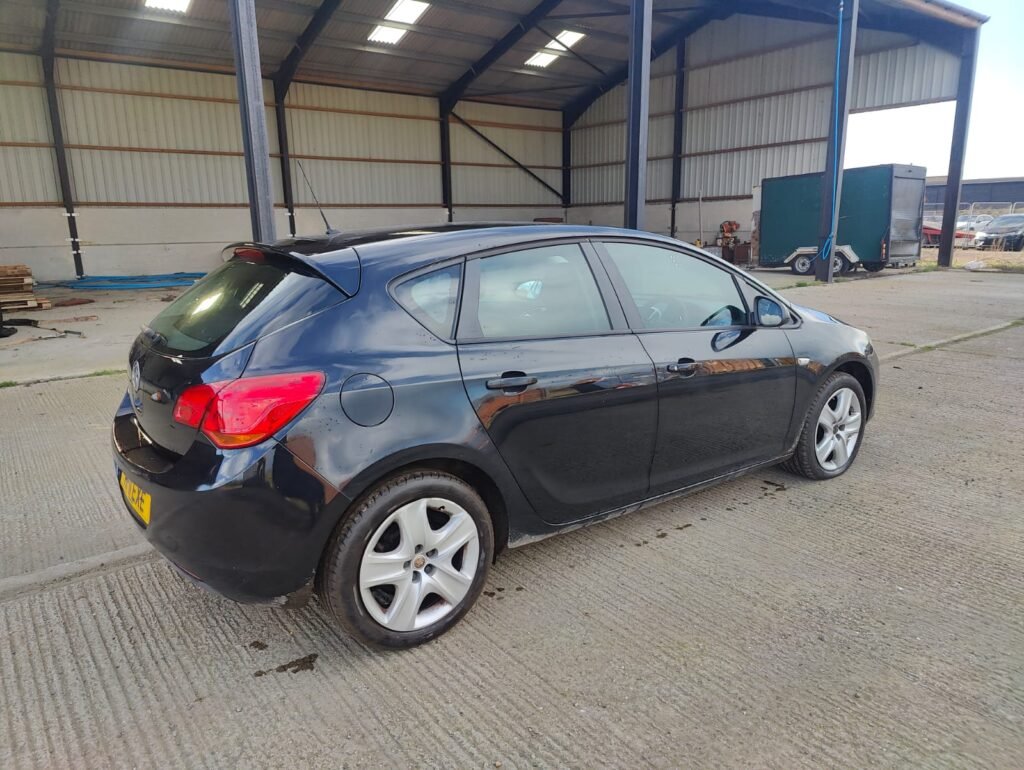2011 VAUXHALL ASTRA 1.4i 16V Exclusiv 5dr