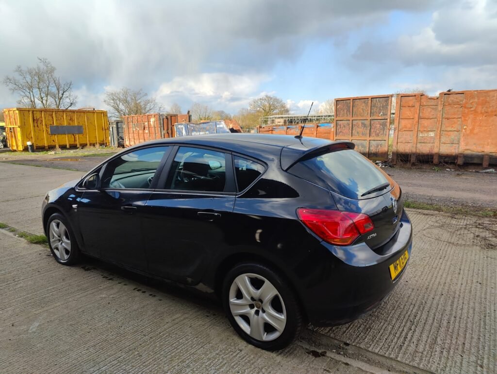 2011 VAUXHALL ASTRA 1.4i 16V Exclusiv 5dr