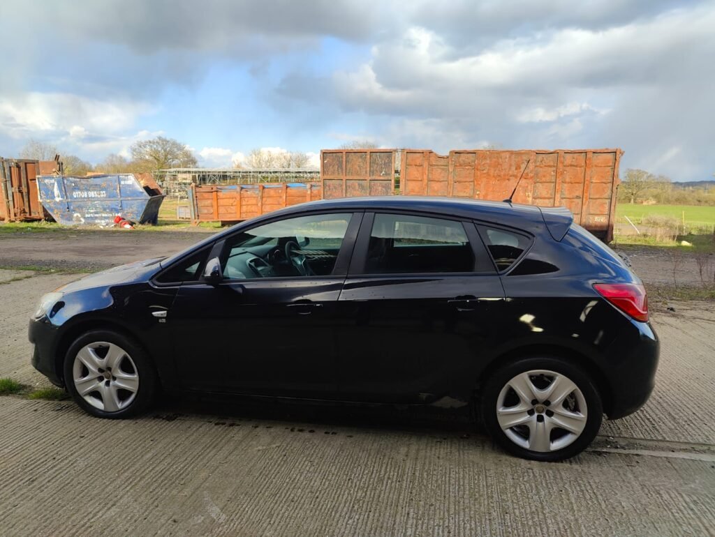 2011 VAUXHALL ASTRA 1.4i 16V Exclusiv 5dr