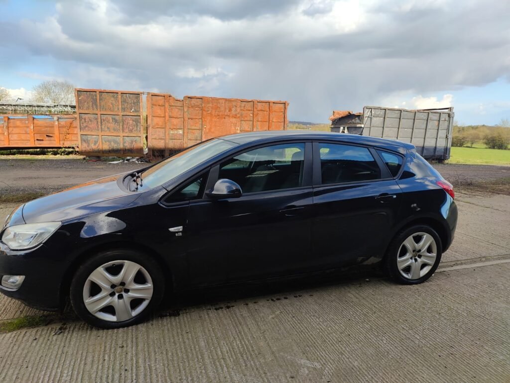 2011 VAUXHALL ASTRA 1.4i 16V Exclusiv 5dr