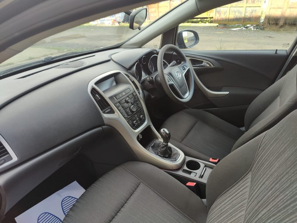 2011 VAUXHALL ASTRA 1.4i 16V Exclusiv 5dr